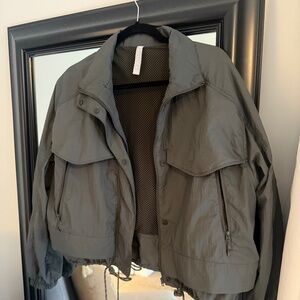 Athleta lightweight windbreaker